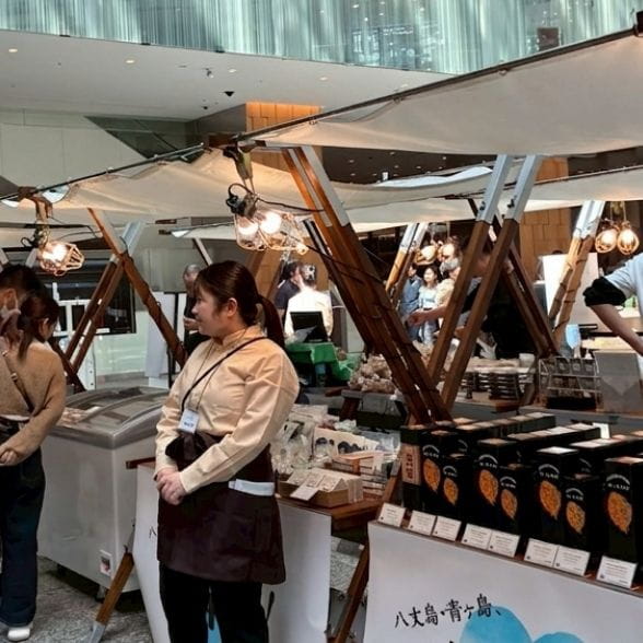 島の物産が勢ぞろい！